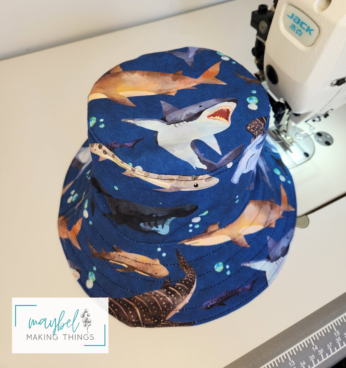 Bucket Hat up to 52cm (Age 4 to 7) Reversible - Frogs and sharks