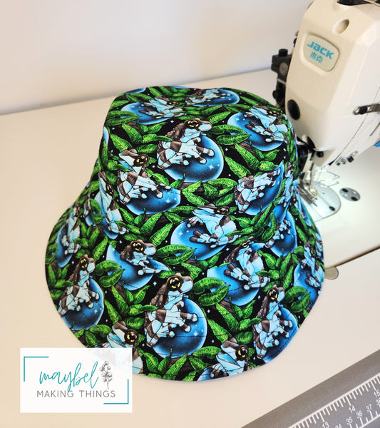 Bucket Hat up to 52cm (Age 4 to 7) Reversible - Frogs and sharks